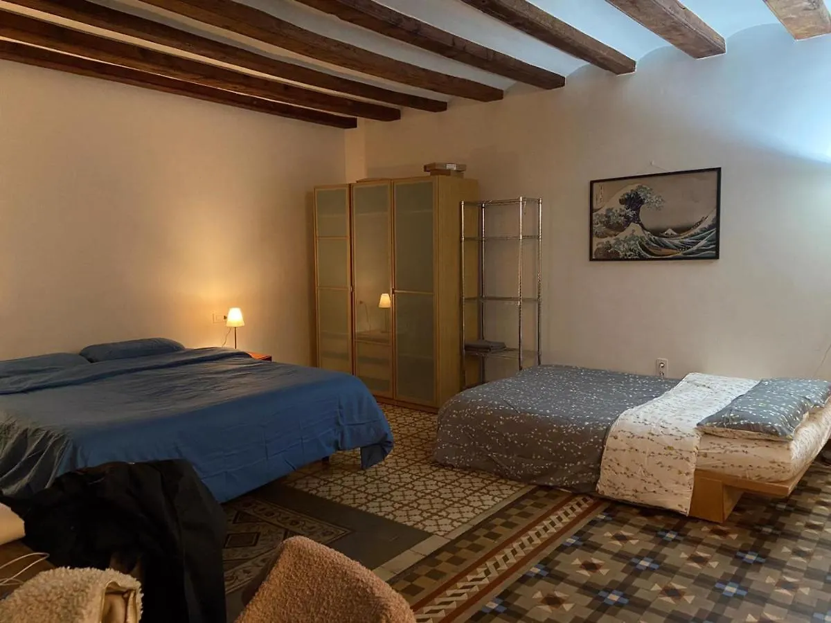 Lovely 2-Bed Apartment In Barcelonas Best Location