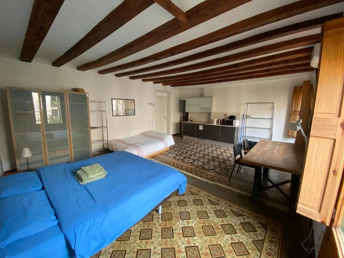 Lovely 2-Bed Apartment In Barcelonas Best Location