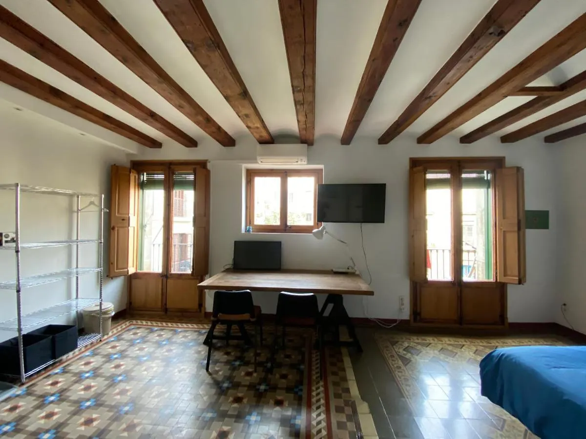 Lovely 2-Bed Apartment In Barcelonas Best Location